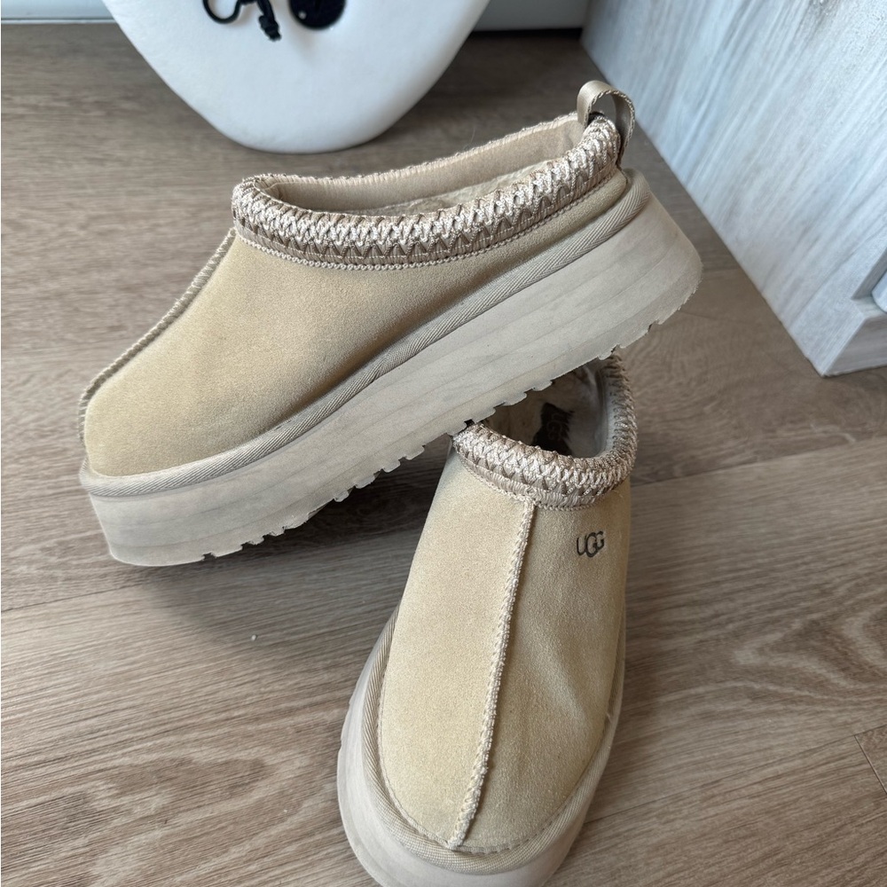 UGG Women's TAZZ platform
